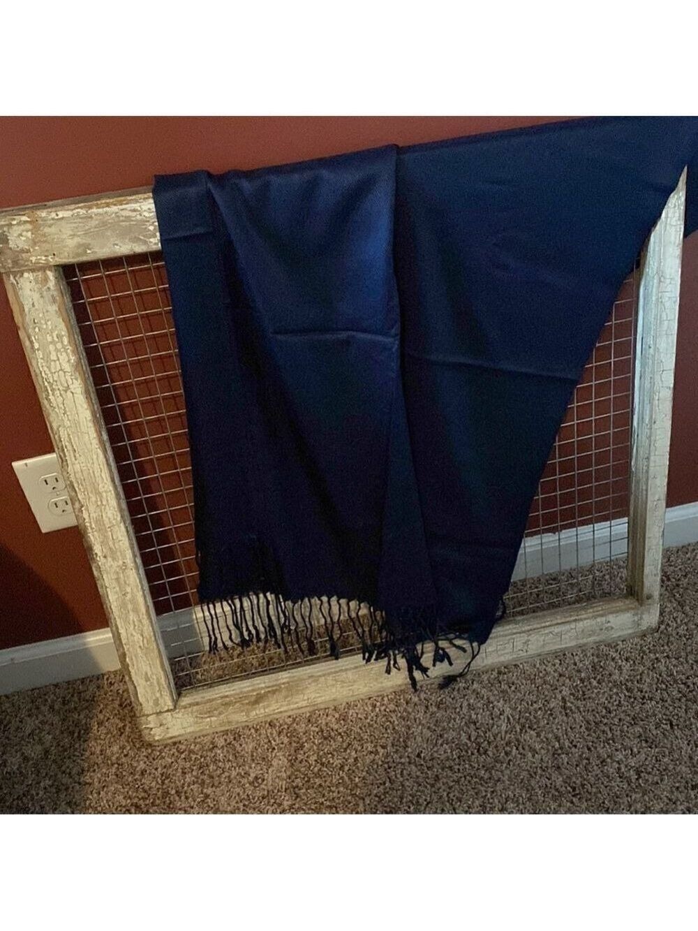 Beautiful scarf   - Picture 2 of 4